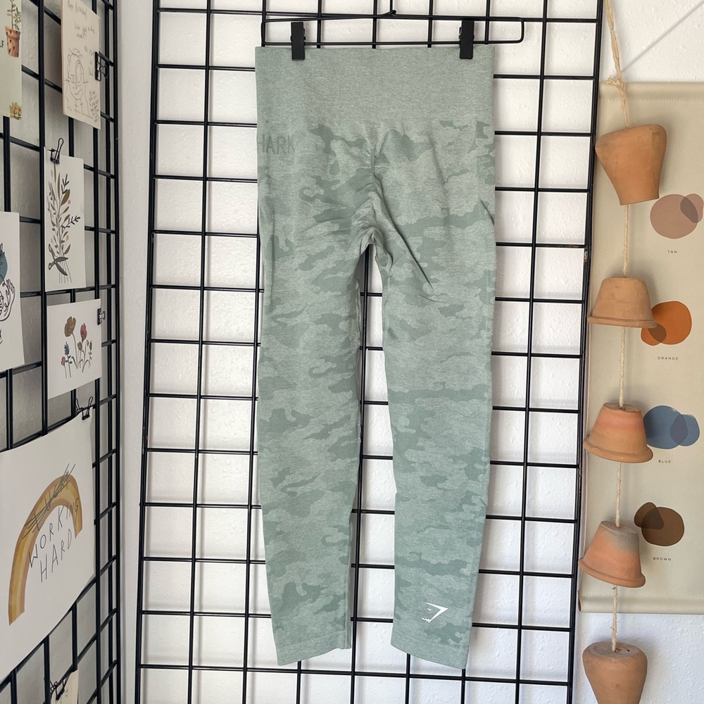 Medium Green Adapt Camo Seamless Leggings w/ Scrunch Bum